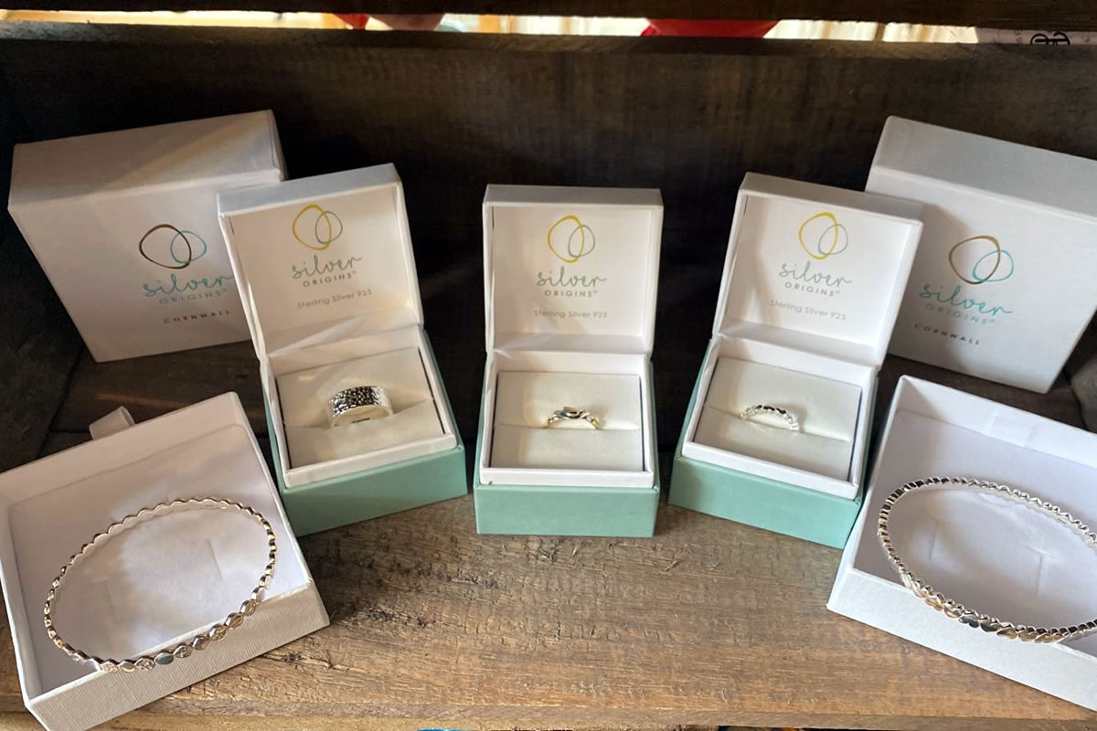 Eastwick accessories